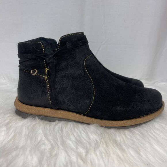 Born Wynter NWOT Black Suede Winter Comfort Booties Sz 10 - Picture 5 of 8
